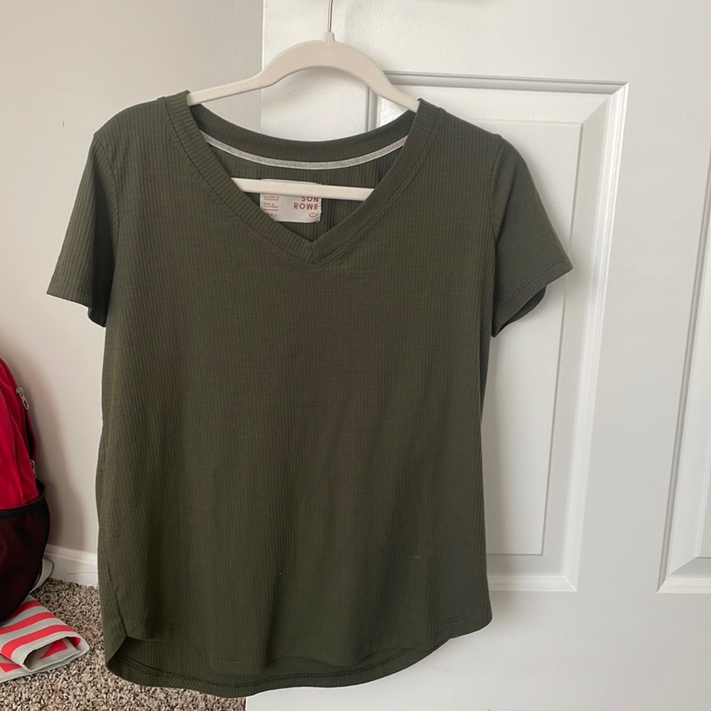 Green Jackson row tee